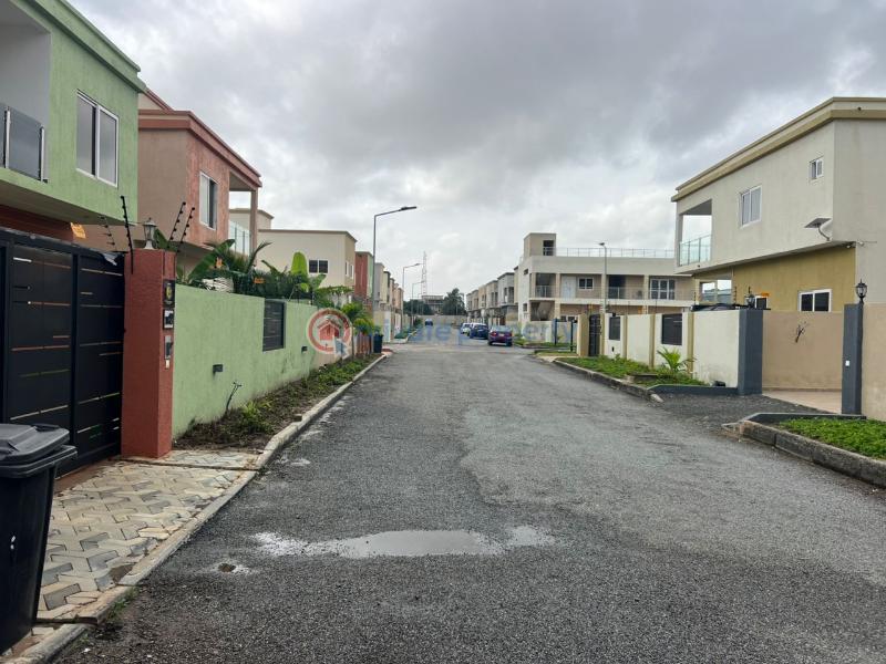 3 bedroom House For Rent East Airport Accra Metropolitan  - 0
