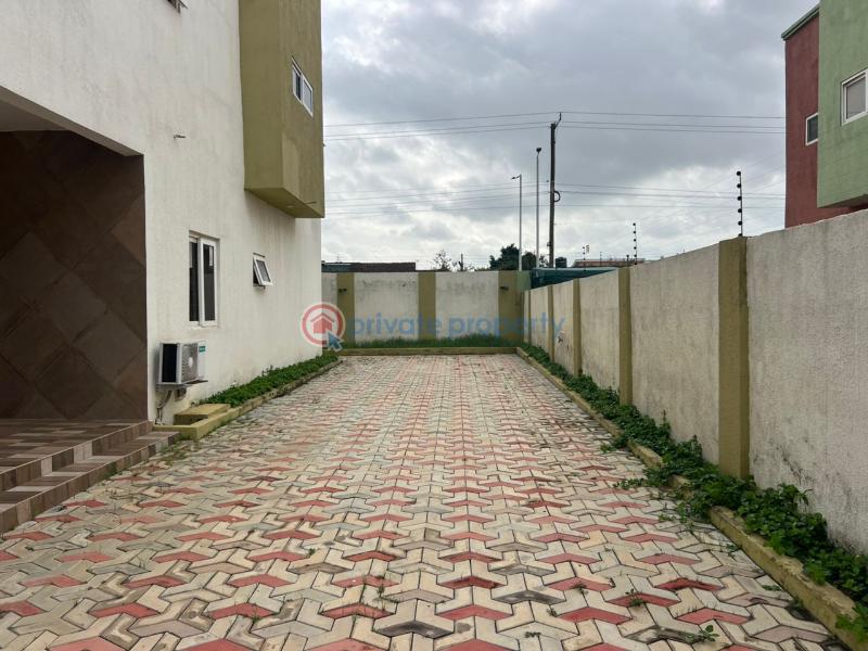 3 bedroom House For Rent East Airport Accra Metropolitan  - 3