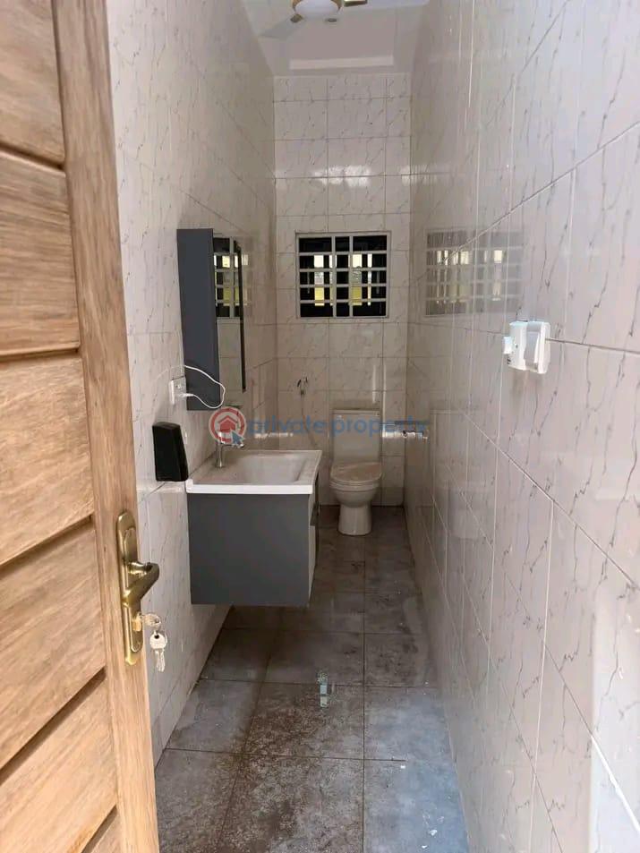 4 bedroom House For Rent Osu Accra - 6