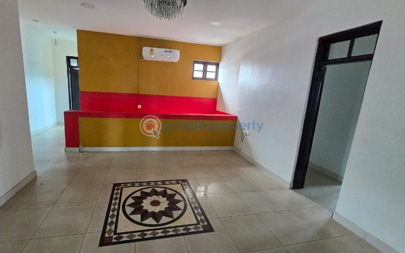 4 bedroom House For Rent Osu Accra - 3