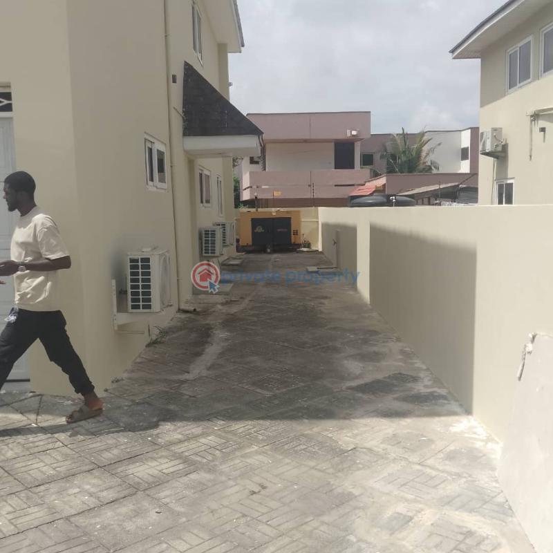 4 bedroom House For Rent Airport Residential Area Accra - 3
