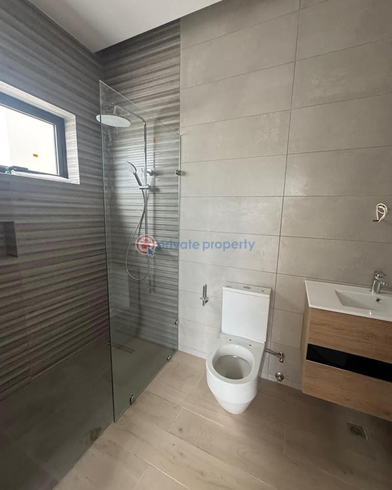6 bedroom House For Rent Tesano Accra - 5