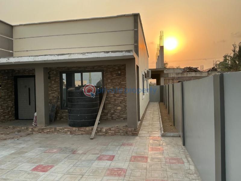 House For Sale Sakumono Celebrity Golf Estates Sakumono Urban Lodge Accra Metropolitan  - 0