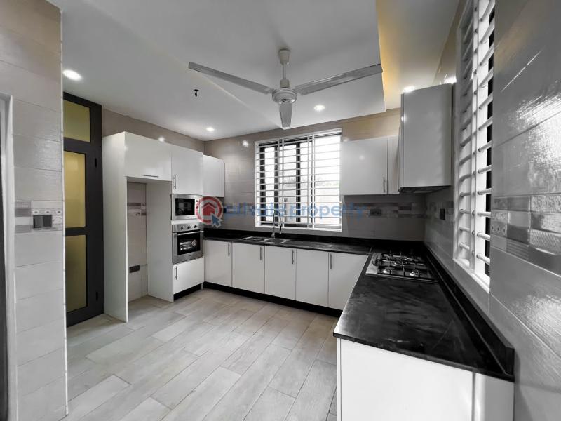 4 bedroom House For Sale Victory Presby Area Adenta Municipal Accra - 3