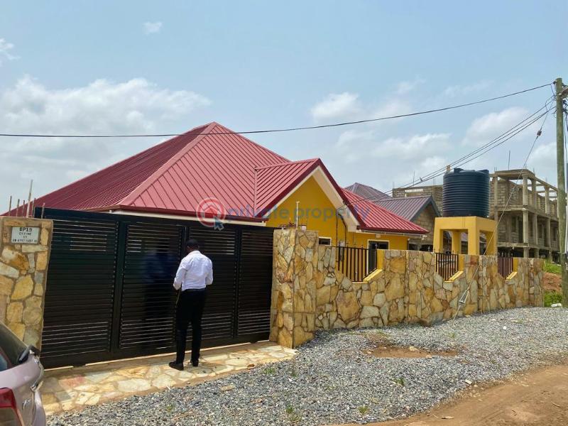 3 bedroom Detached Bungalow For Sale Adjen Kotoku Onion Market Area Ghana Accra Metropolitan  - 2