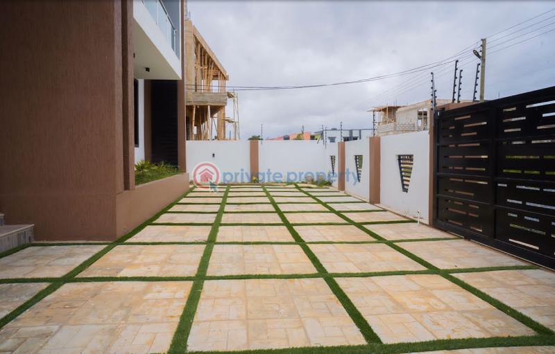 4 bedroom House For Sale Com 14 Sakumono Spintex Accra - 2