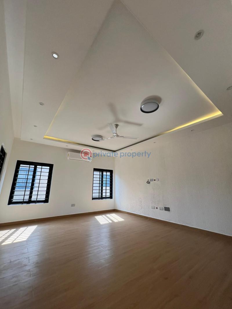 5 bedroom Detached Duplex For Sale North Legon Close To Wisconsin Ga East Municipal Accra - 11