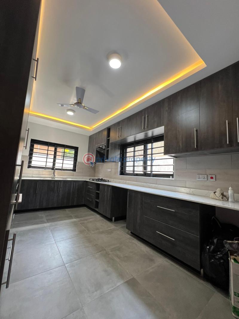 5 bedroom Detached Duplex For Sale North Legon Close To Wisconsin Ga East Municipal Accra - 5