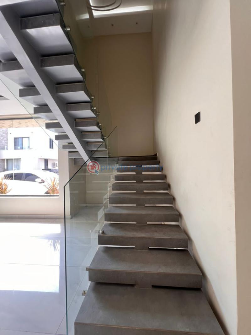 5 bedroom Detached Duplex For Sale North Legon Close To Wisconsin Ga East Municipal Accra - 16