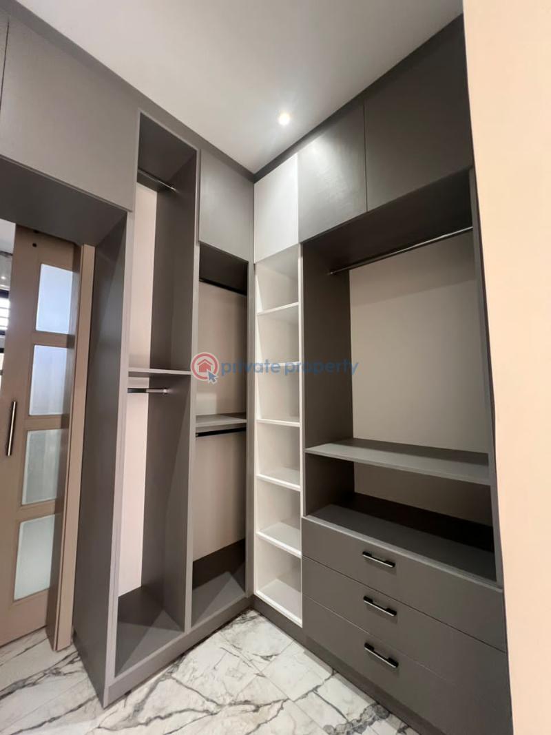 5 bedroom Detached Duplex For Sale North Legon Close To Wisconsin Ga East Municipal Accra - 9