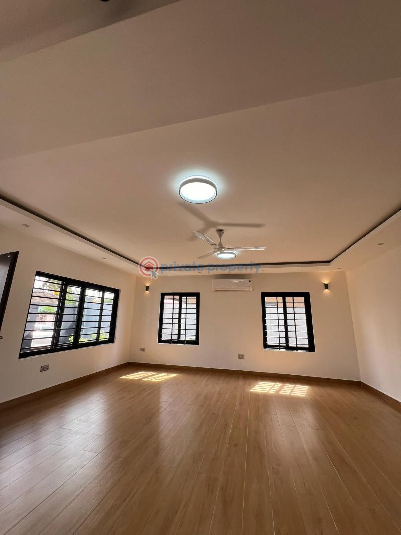 5 bedroom Detached Duplex For Sale North Legon Close To Wisconsin Ga East Municipal Accra - 1