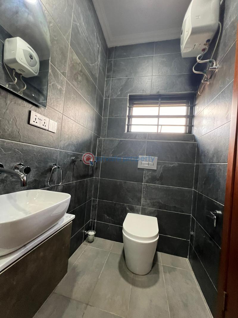 5 bedroom Detached Duplex For Sale North Legon Close To Wisconsin Ga East Municipal Accra - 9