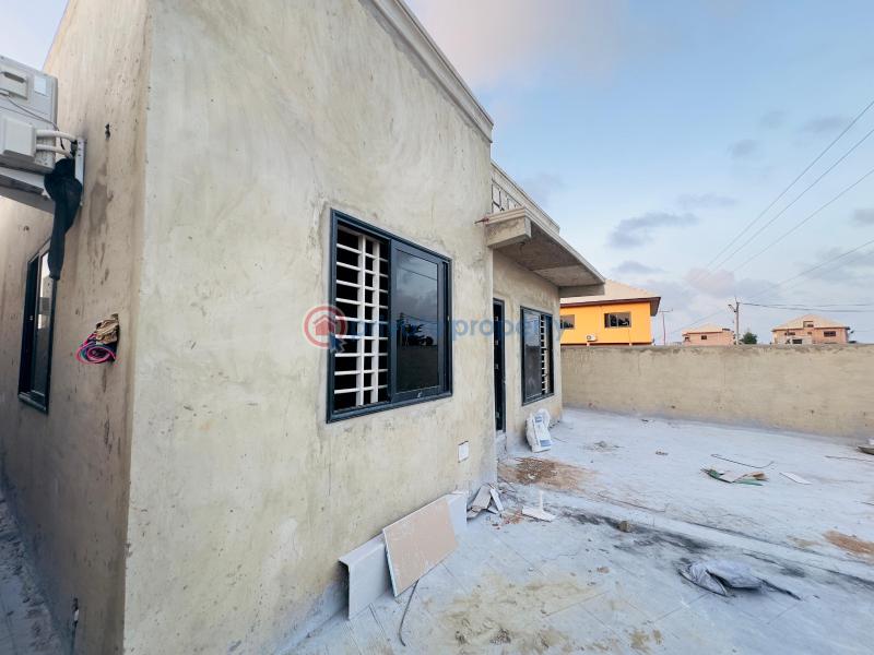 3 bedroom House For Sale Asphalt Road All Out Spintex Road Accra - 2