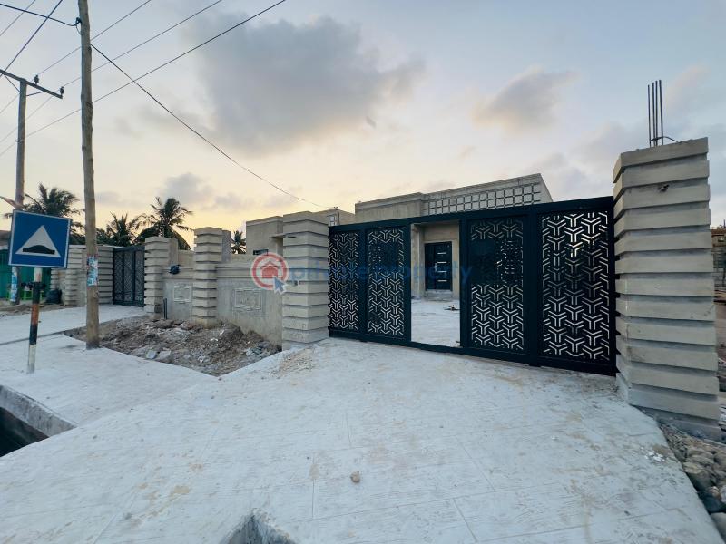 3 bedroom House For Sale Asphalt Road All Out Spintex Road Accra - 10