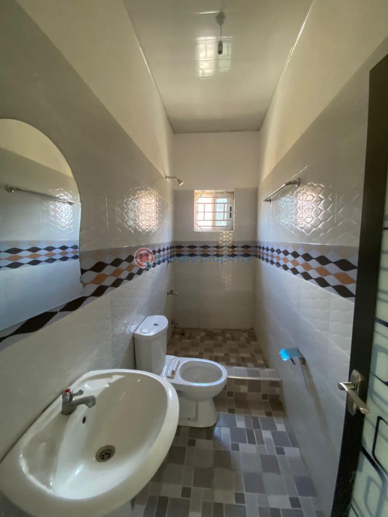 3 bedroom House For Sale Blue Rose Estate, Kasoa Kasoa Awutu-Senya East Central Region - 8