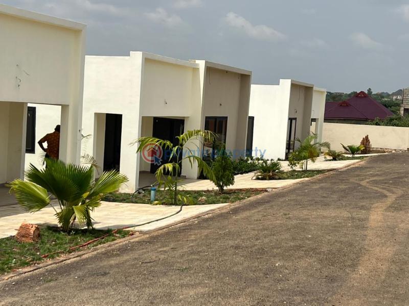 3 bedroom House For Sale Akropong On Abuakwa Road. Kumasi Metropolitan Ashanti - 3