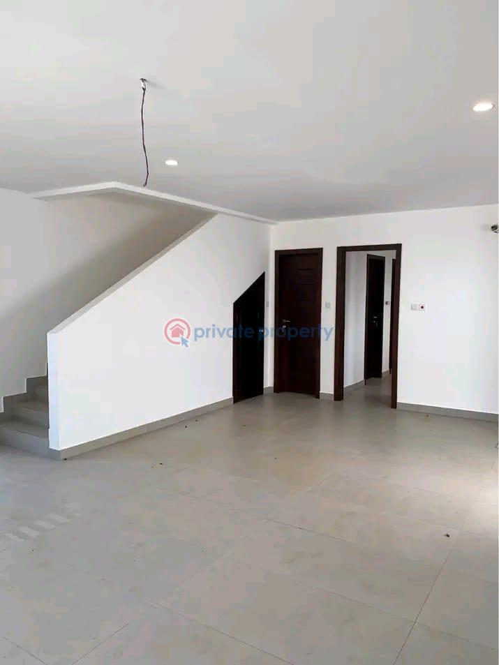 3 bedroom Townhouse For Sale Community 26 Tema Accra - 6