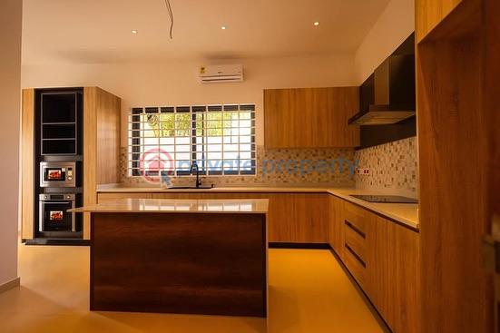 4 bedroom House For Sale Sakumono Spintex Accra - 4