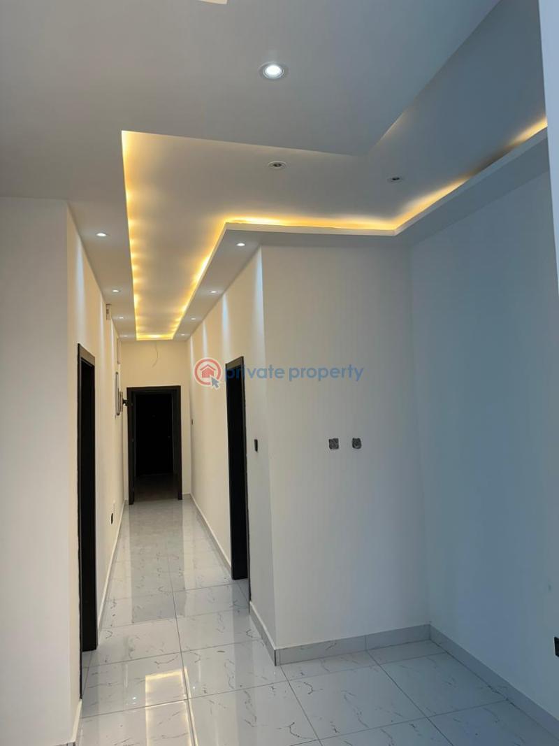 4 bedroom House For Sale Com 16, Near Green Bowl Spintex Road Accra - 8