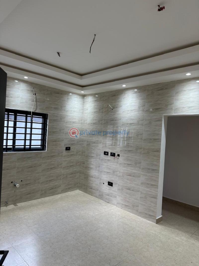 4 bedroom House For Sale Com 16, Near Green Bowl Spintex Road Accra - 7