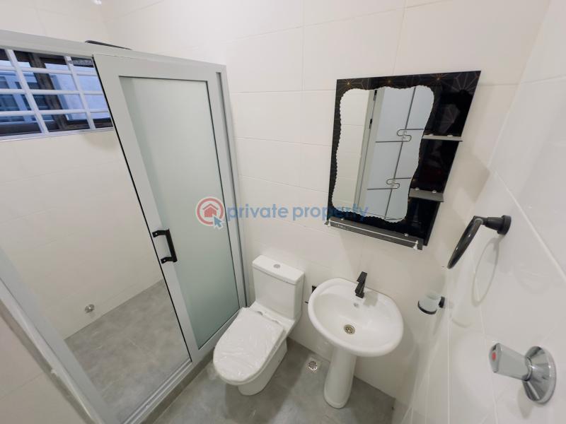 3 bedroom House For Sale Asphalt Road All Out Sakumono Spintex Accra - 7