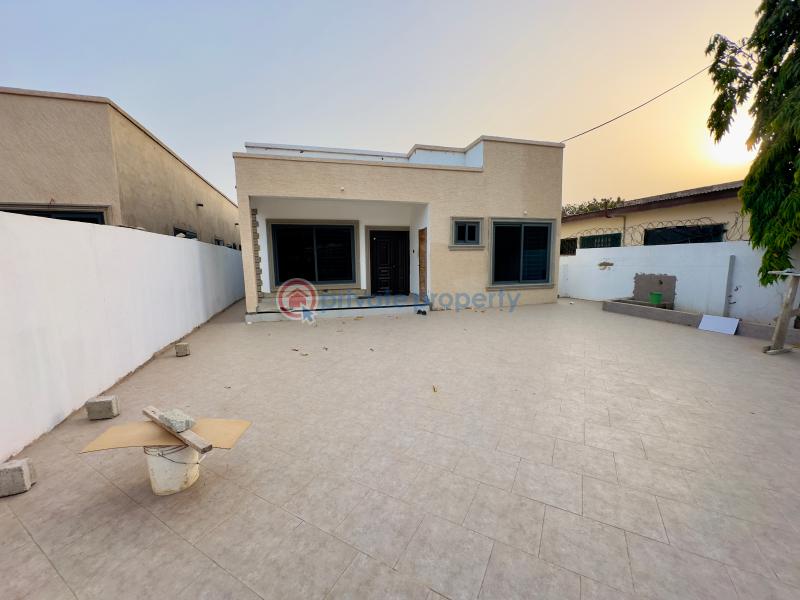 3 bedroom House For Sale Asphalt Road All Out Sakumono Spintex Accra - 8