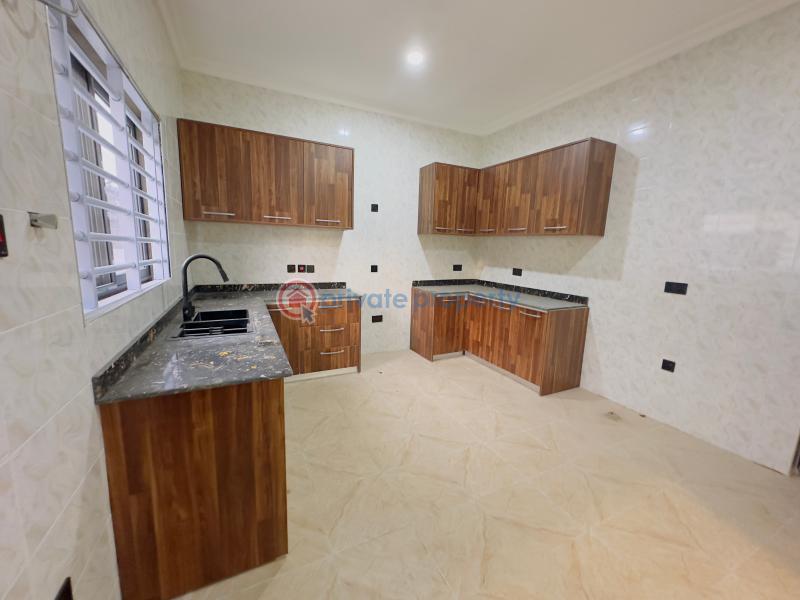 3 bedroom House For Sale Asphalt Road All Out Sakumono Spintex Accra - 4