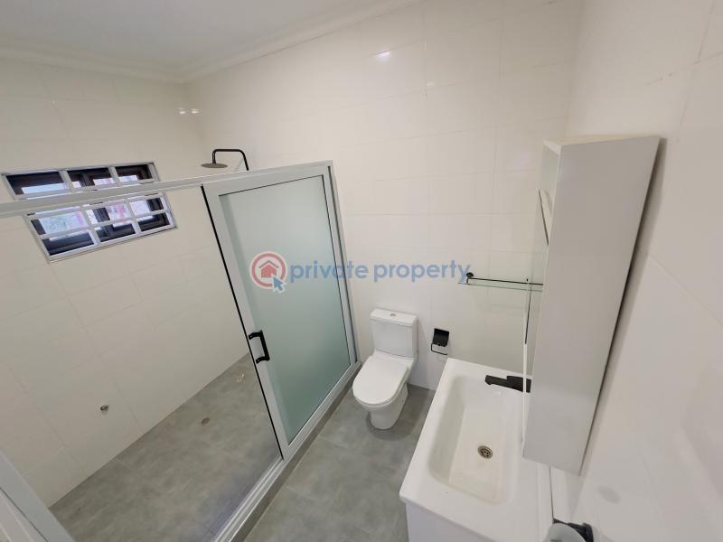 3 bedroom House For Sale Asphalt Road All Out Sakumono Spintex Accra - 2