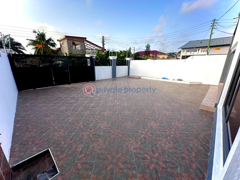3 bedroom House For Sale Asphalt Road All Out Baatsonaa Spintex Accra - 3
