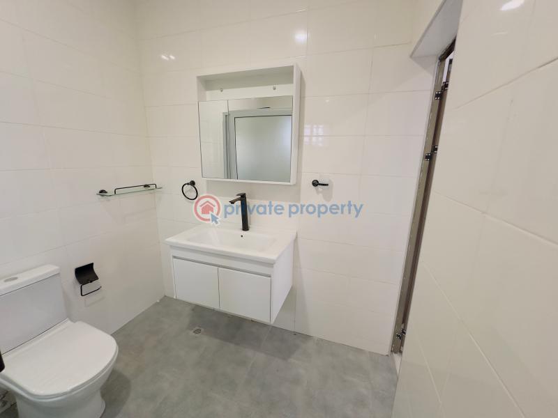 3 bedroom House For Sale Asphalt Road All Out Sakumono Spintex Accra - 3