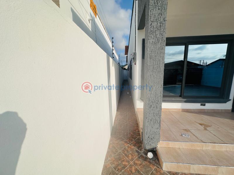 3 bedroom House For Sale Asphalt Road All Out Baatsonaa Spintex Accra - 4