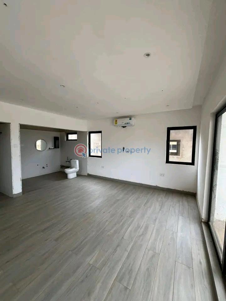 4 bedroom House For Sale Community 25 Tema Accra - 3
