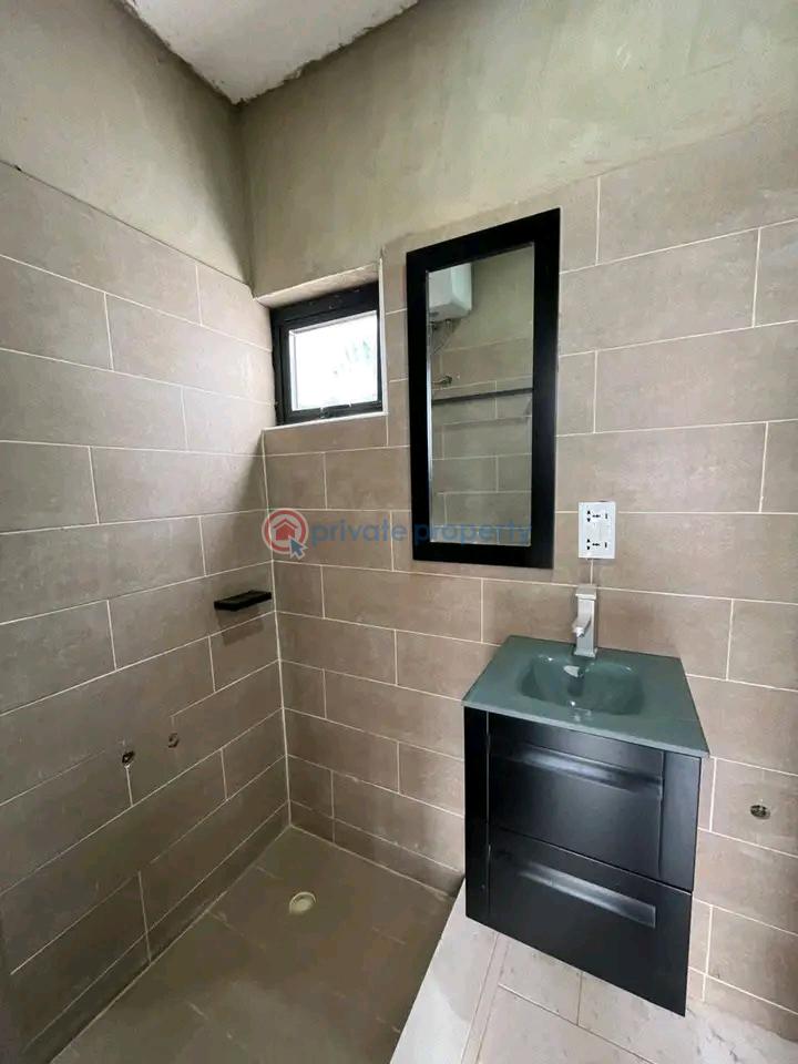 4 bedroom House For Sale Community 25 Tema Accra - 1