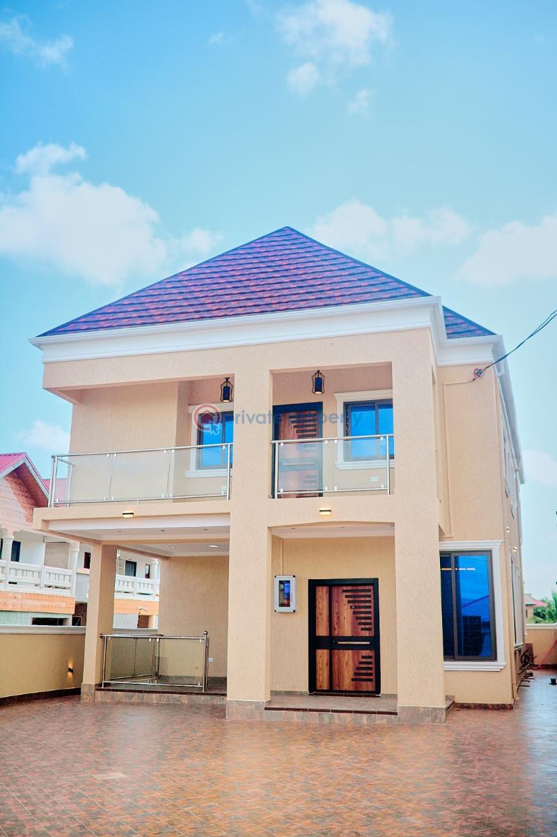 5 bedroom Commercial Property For Sale Pokuase Odumasi Ga East Municipal Accra - 4