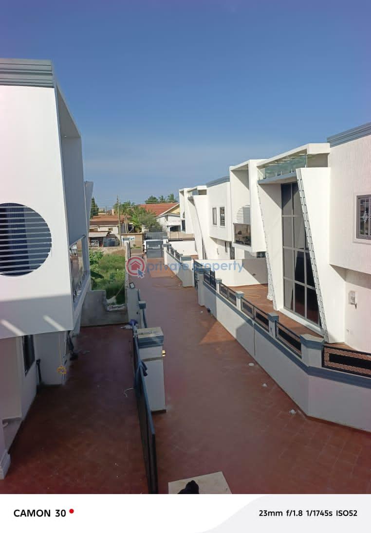 4 bedroom House For Sale Spintex Road Accra - 11