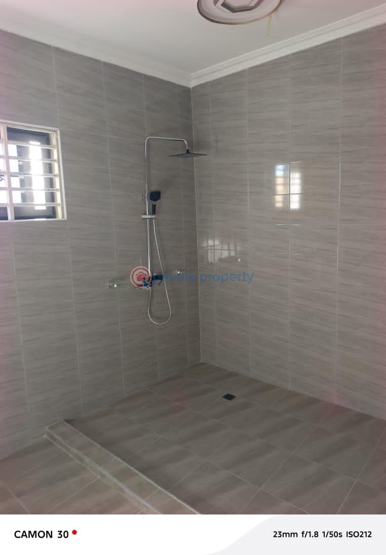 4 bedroom House For Sale Spintex Road Accra - 5