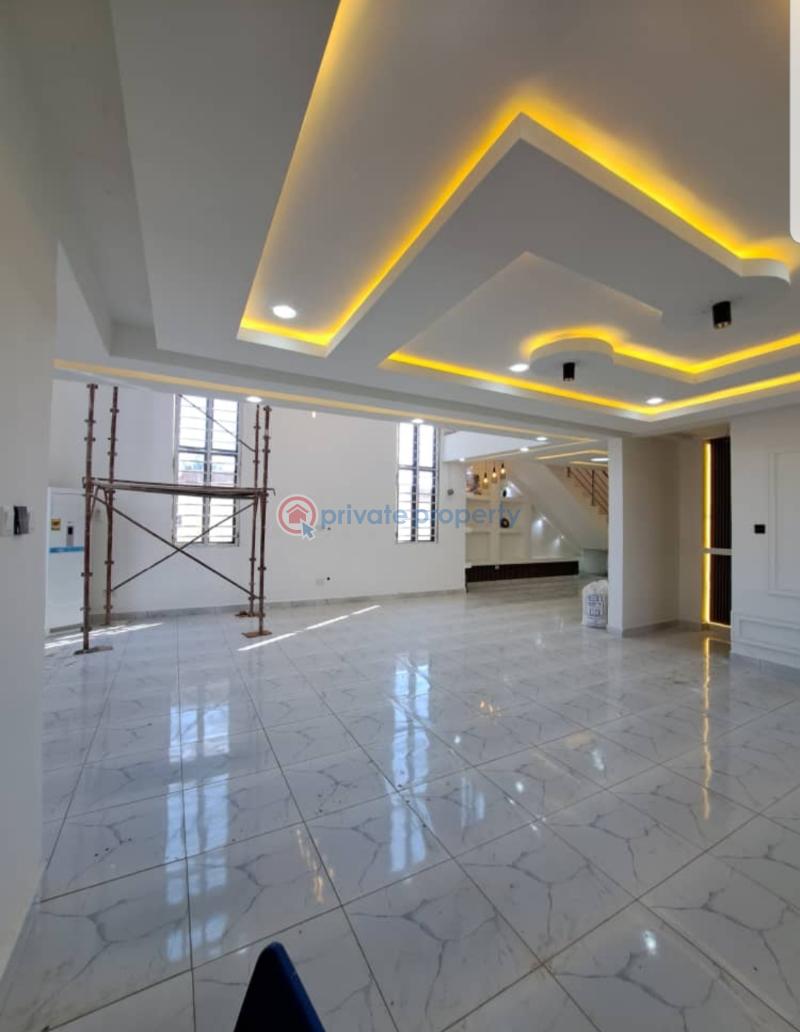 4 bedroom House For Sale Spintex Community 16, Few Distance To Junction