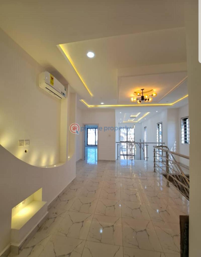 4 bedroom House For Sale Spintex Community 16, Few Distance To Junction