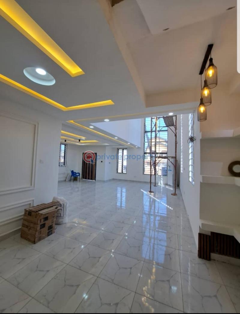 4 bedroom House For Sale Spintex Community 16, Few Distance To Junction