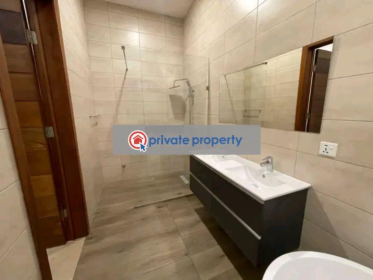 4 bedroom House For Sale &nbsp;community 20 Spintex Accra - 8