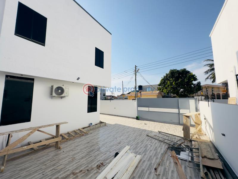 4 bedroom House For Sale Baatsonaa Comm 18 Spintex Accra - 3