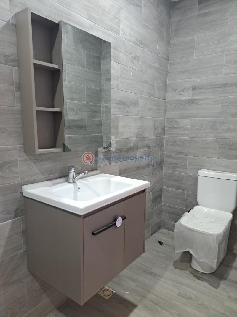 4 bedroom House For Sale Sakumono, Lashibi Community 14, Off Spintex Road,5min Drive From Junction Mall, Close To Sakumono Celebrity Golf Course. Lashibi Accra - 57