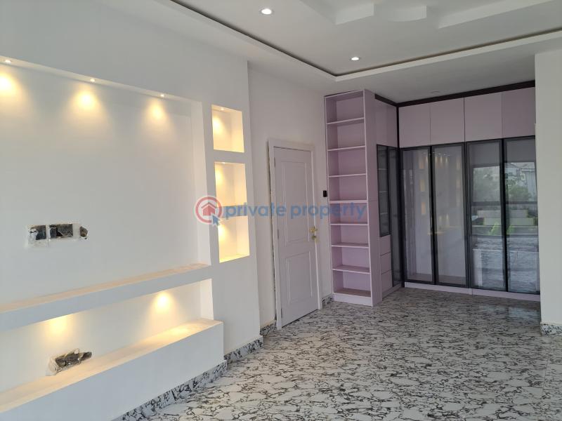 4 bedroom House For Sale Sakumono, Lashibi Community 14, Off Spintex Road,5min Drive From Junction Mall, Close To Sakumono Celebrity Golf Course. Lashibi Accra - 41