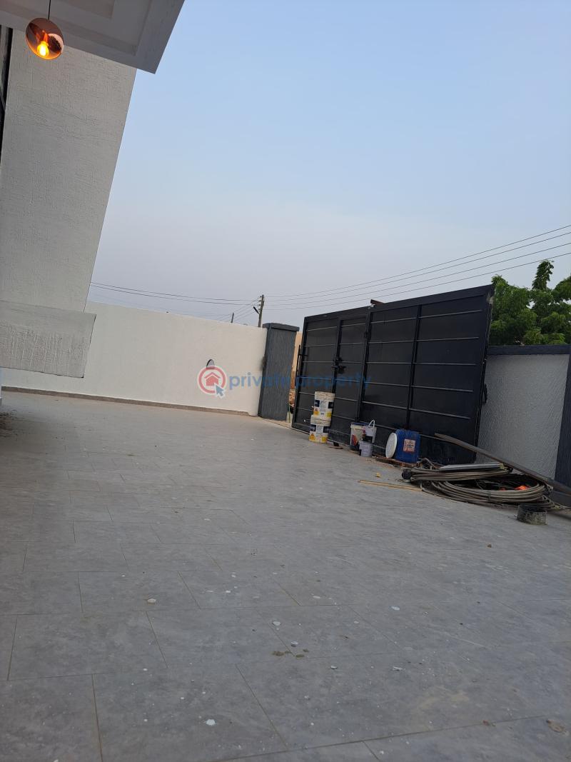 4 bedroom House For Sale Sakumono, Lashibi Community 14, Off Spintex Road,5min Drive From Junction Mall, Close To Sakumono Celebrity Golf Course. Lashibi Accra - 56