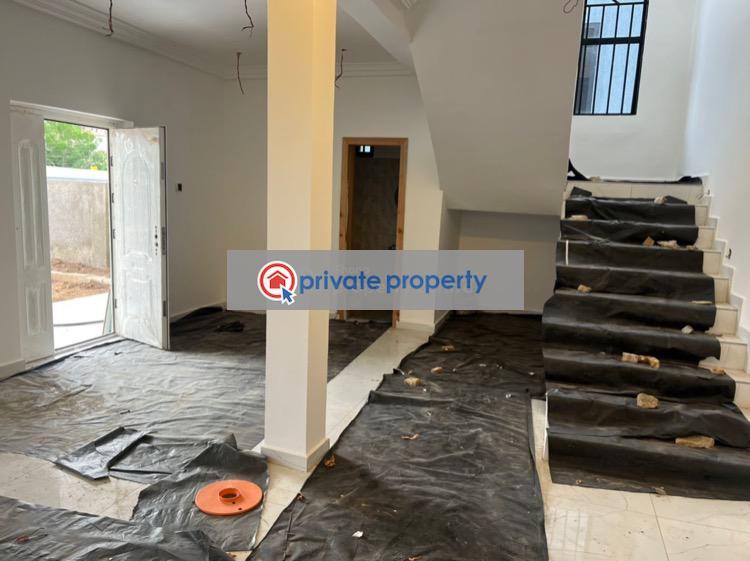 4 bedroom Townhouse For Sale &nbsp;adjringanor Near The Galaxy School Annex Accra Metropolitan  - 4