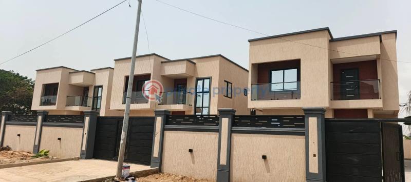 4 bedroom House For Sale Com 19 Spintex Accra - 1