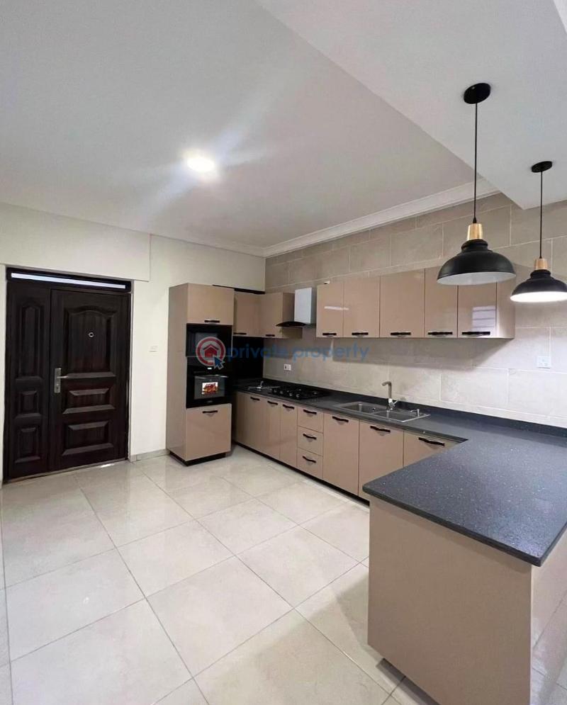5 bedroom House For Sale Lakeside Estates. Adenta Municipal Accra - 4