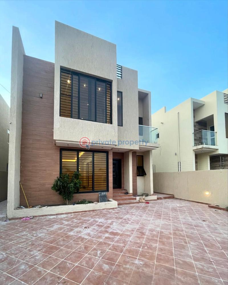 5 bedroom House For Sale Lakeside Estates. Adenta Municipal Accra - 1