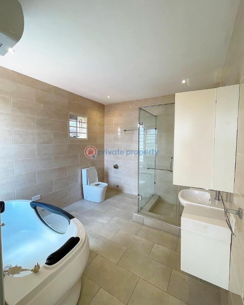 5 bedroom House For Sale Lakeside Estates. Adenta Municipal Accra - 7
