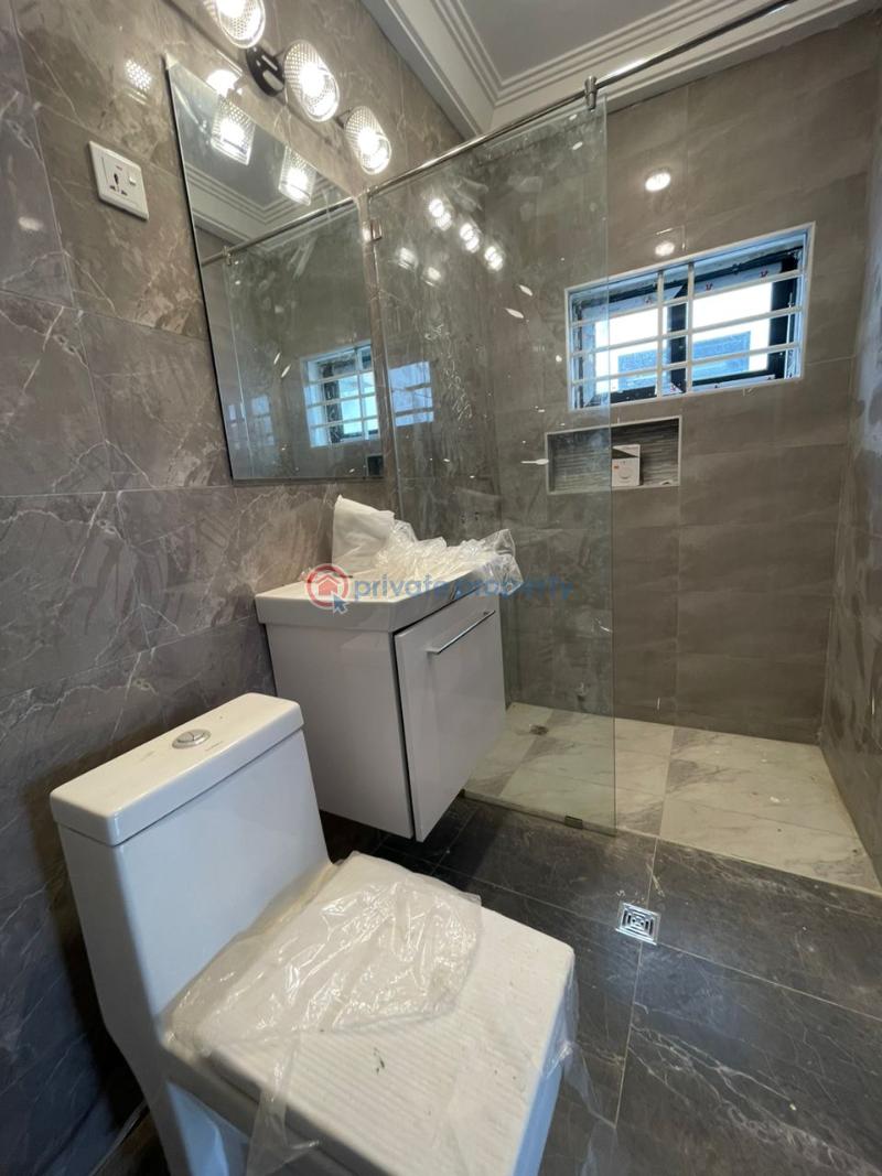 4 bedroom House For Sale Com 18 Comm 18 Spintex Accra - 14